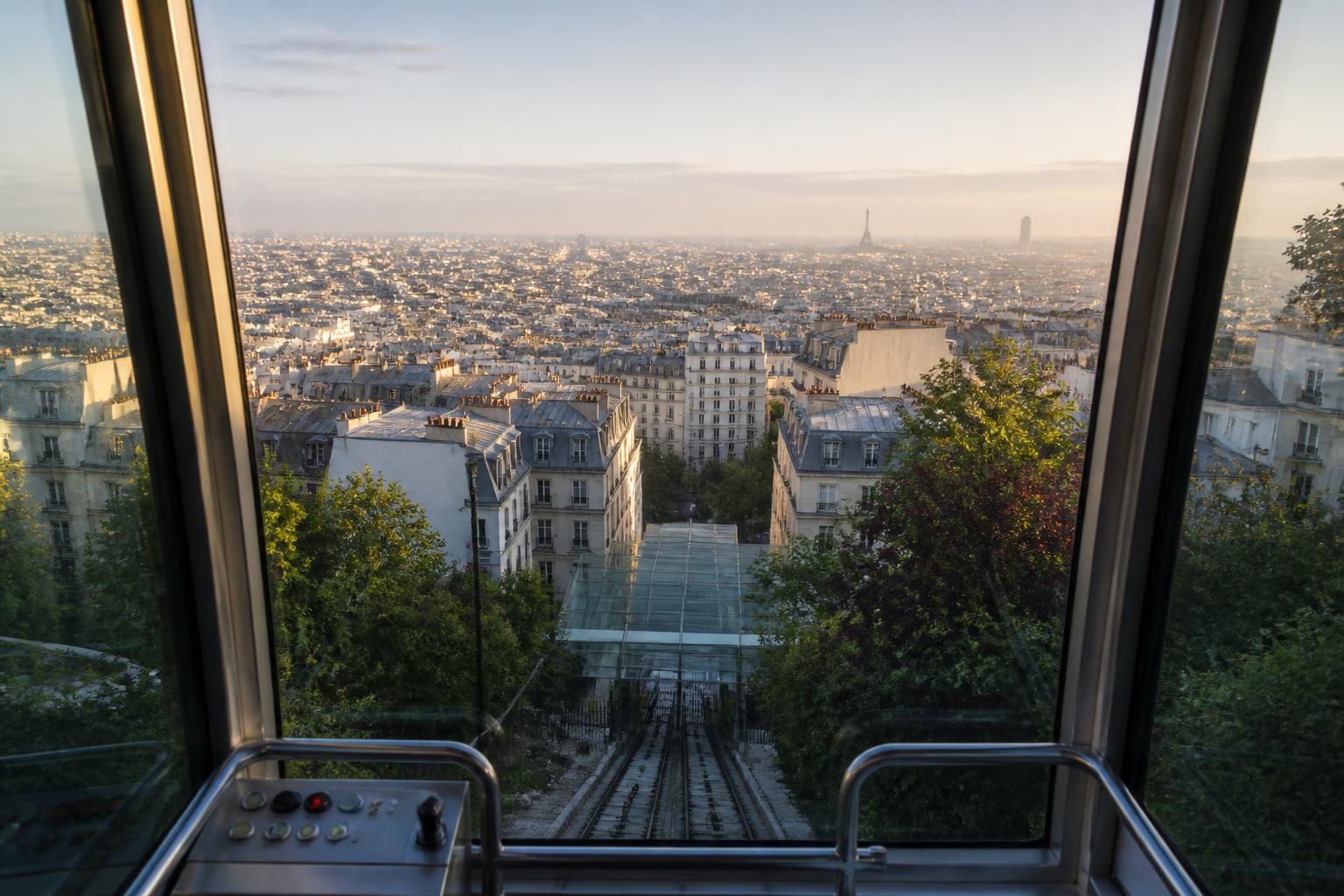 explorez le funiculaire de montmartre et vivez un voyage unique vers le sommet, alliant histoire, panorama exceptionnel et confort.