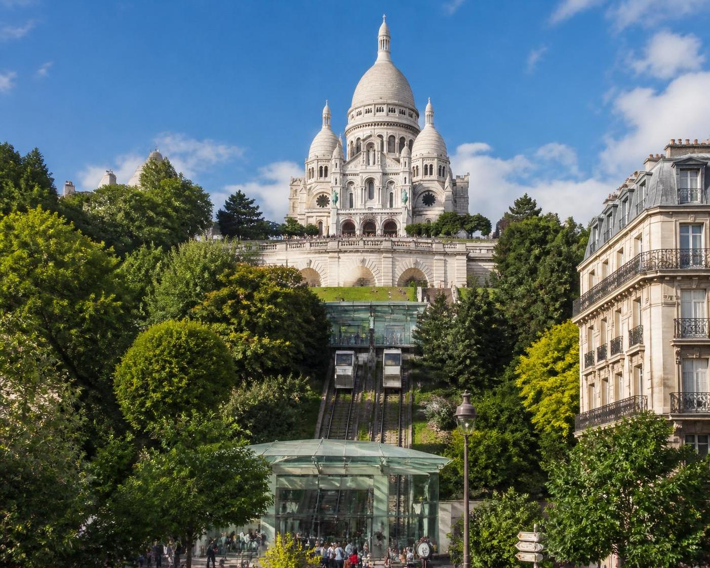 découvrez tout sur le funiculaire de montmartre, un moyen de transport emblématique qui relie la butte au quartier parisien, alliant histoire, praticité et charme.
