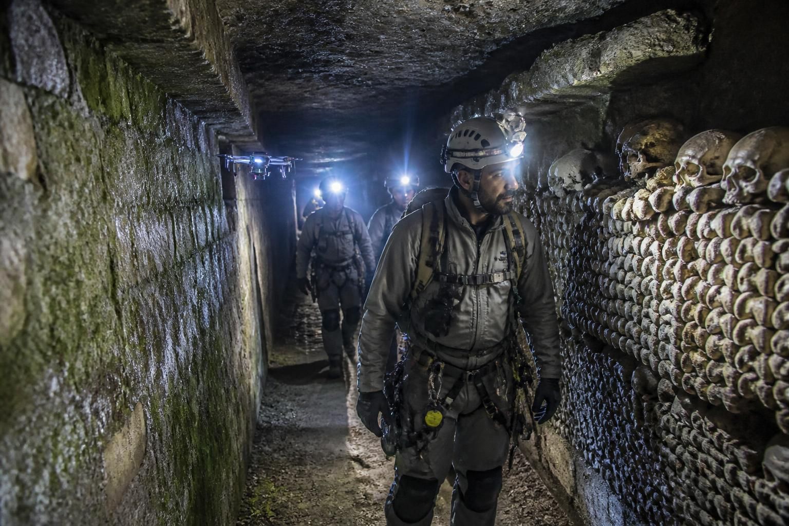 explorez les mystères des catacombes de paris en 2026 et plongez dans un voyage unique à travers l'histoire souterraine fascinante de la capitale française.
